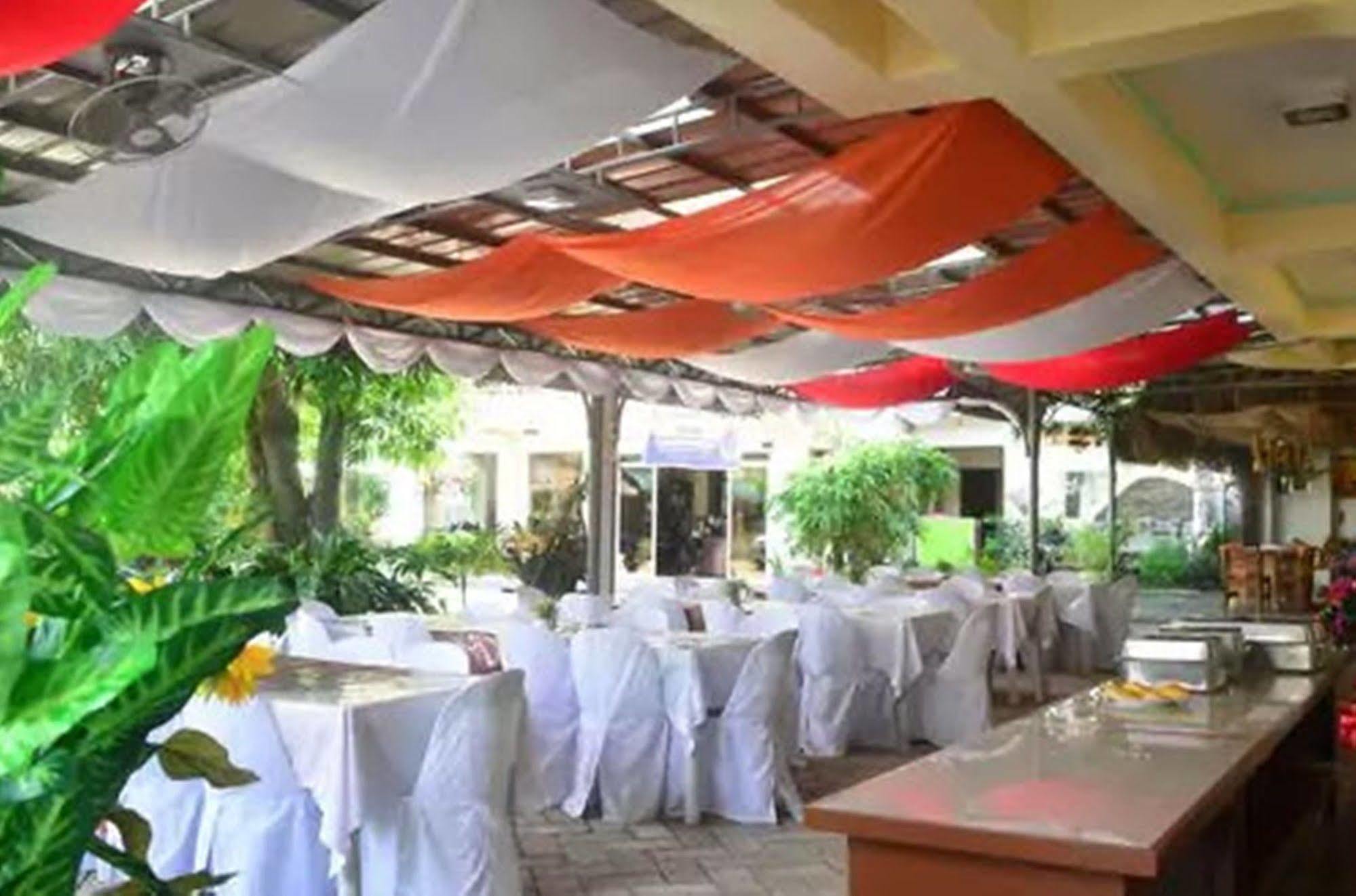 Apartelle De Francesca Puerto Galera Exterior photo